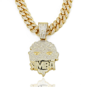 Collier hip hop doré avec pendentif visage SIMBA serti et chaîne cubaine en cristaux
