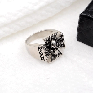 Anello Vintage in Acciaio Inossidabile con Teschio e Croce Gothic Punk Hip Hop Distressed Biker per Uomo Donna Gioielli