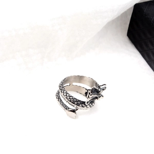 Hip hop punk style dragon wrap ring in vintage silver finish with detailed scales