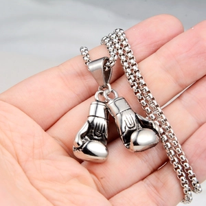 Collier en acier inoxydable poli avec pendentif double gant de boxe et chaîne à billes