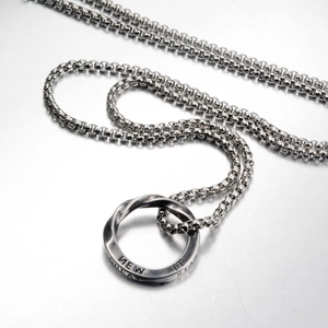 Collana con ciondolo anello di Mobius vintage in acciaio inossidabile con incisione