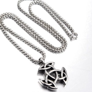 Collier avec pendentif nœud celtique viking en acier inoxydable argenté et chaîne box