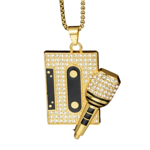 Collier avec pendentif cassette et microphone dorés hip-hop avec strass brillants