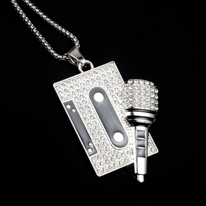 Collier Pendentif Microphone Cassette Hip Hop Alliage de Zinc Strass Pave Chaîne pour Homme Femme Bijoux Streetwear Cadeau