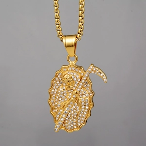 Collana hip hop dorata con ciondolo tristo mietitore e strass bianchi brillanti