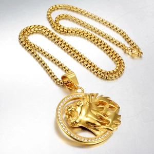Hip-hop leeuwenkop ketting in goudkleur met zirkonia stenen op een schakelketting