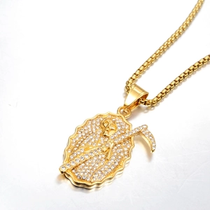 Collana con ciondolo Santa Muerte stile hip-hop dorata con pietre di zirconi brillanti