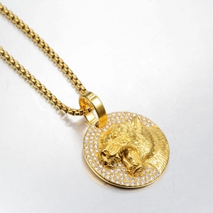Collier avec pendentif tête de léopard hip-hop serti de zircons sur chaîne boîte dorée