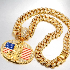 Chaîne cubaine dorée hip hop avec pendentif cowboy drapeau américain serti de strass