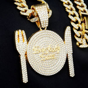 Collier hip hop doré avec pendentif Everybody Eats serti de cristaux brillants