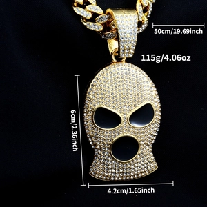 Colgante de máscara de esquí hip hop con circonitas blancas y dimensiones de 6cm por 4,2cm