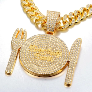 Collier hip hop doré avec pendentif assiette Everybody Eats et couverts en strass