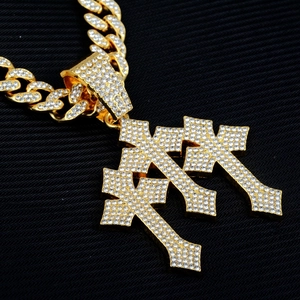 Collar con Colgante de Tres Cruces Superpuestas Hip Hop para Hombre Mujer Chapado en Oro con Strass Cadena Cubana Joyería