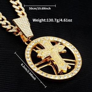 Détail de la chaîne cubaine 50cm et pendentif croix 6,2cm avec dimensions indiquées