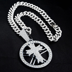 Pendentif croix rotatif hip hop glacé avec chaîne cubaine sertie de diamants