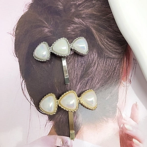 Elegant triangular pearl hair pins in gold and silver finish for women's hairstyles