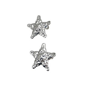 Barrette étoile de mer argentée avec finition en métal martelé pour cheveux femme