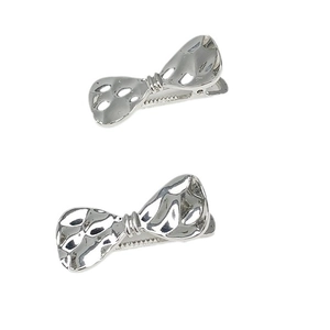 Set aus silbernen Haarklammern mit Schleife, Hohlmuster und Hammerschlag-Optik