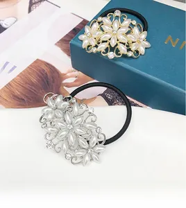Détails des chouchous floraux avec perles et strass sur bandes élastiques haute qualité