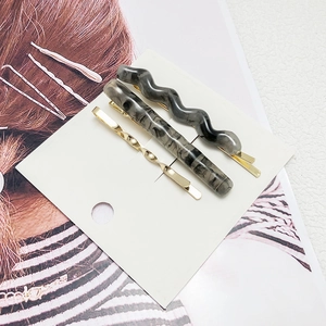 Lot de 3 pinces à cheveux avec motifs marbrés gris et épingles à cheveux dorées torsadées