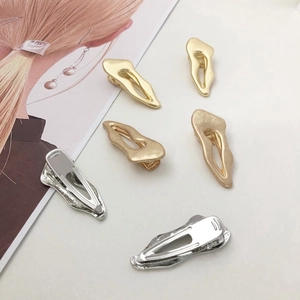 Minimalist Irregular Liquid Metal Hair Clips For Women Electroplated Geometric Duckbill Side Clip Elegant Fashion Headwear Accessory