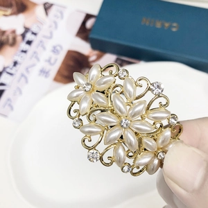 Élastique à cheveux floral élégant avec perles et strass sur base dorée
