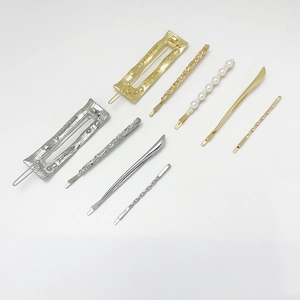 Set de barrettes minimalistes dorées et argentées avec perles et motifs géométriques