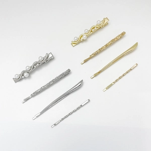 Minimalistisches Haarklammer-Set in Gold und Silber mit Perlen für elegantes Haarstyling