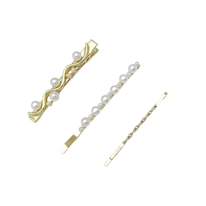 Dreiteiliges Set eleganter goldener Haarklammern mit weißen Perlen im minimalistischen Stil