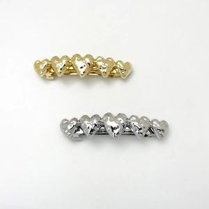 Pince à Cheveux en Alliage de Zinc Forme Cœur Irrégulier Avec Texture Martelée Barrette en Métal Électroplaqué pour Femme