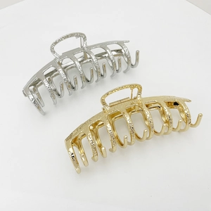 Large Alloy Hammered Texture Hollow Shark Clip Women Punk Sweet Cool Style Hair Claw Clip For Thick Hair Styling