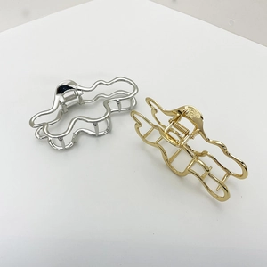Minimalistische unregelmäßige Haarklammern aus Legierung im Gold- und Silber-Set
