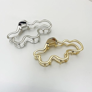 Irreguläre Geometrische Legierung Haarklammer Metall Wellenförmige Hohle Haargreifer Für Damen Minimalistisches Mode Accessoire