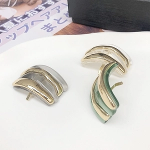 Trois pinces à cheveux en résine et alliage aux couleurs gris, blanc et vert foncé chic