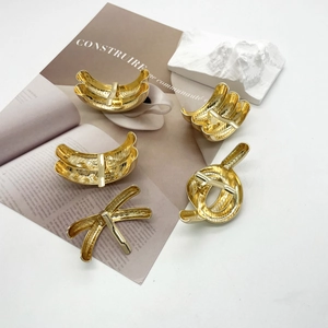 Lot de barrettes géométriques en alliage doré avec finition texturée et style punk moderne