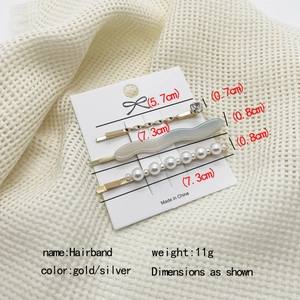 Elegantes 3er-Set Haarklammern mit Perlen und Gold-Finish auf weißer Displaykarte