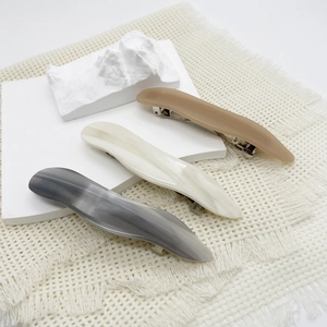 Lot de 3 barrettes à cheveux en résine élégante en gris fumé, crème et marron moka