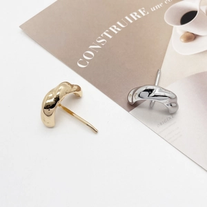 Barrettes à cheveux minimalistes torsadées dorées et argentées à texture ondulée