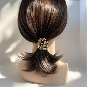 Minimalistischer goldener Haarhaken mit unregelmäßigem gewundenem geometrischem Design
