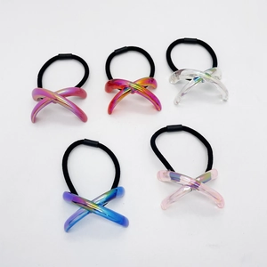 Lot de 5 élastiques à cheveux en acrylique en forme de X avec finition irisée colorée