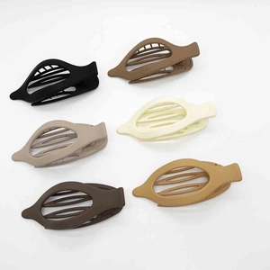Matte Oval Banana Hair Clip Hollow Geometric Claw Clip Hair Accessories For Women Retro Minimalist Daily Styling Hairpin