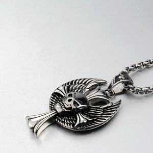 Collana con pendente a teschio alato in acciaio inossidabile argento stile vintage