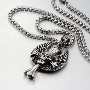 Collana con ciondolo teschio alato gotico in acciaio inossidabile argento vintage