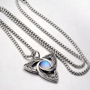 Collier avec pendentif nœud celtique rétro en acier inoxydable et pierre irisée