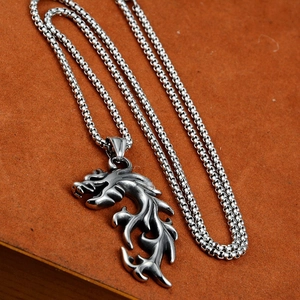 Collana con ciondolo a forma di drago in acciaio inossidabile argento con catena box
