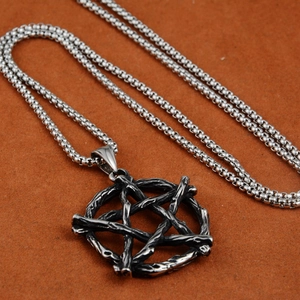 Collier avec pendentif étoile pentagramme vintage et texture branche sur chaîne box