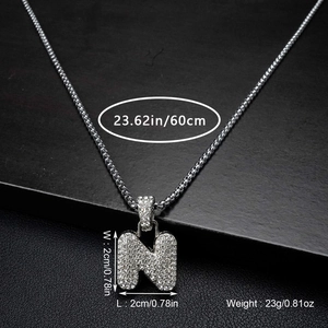 Collana argento con ciondolo lettera N e strass su catena box da 60cm su sfondo nero