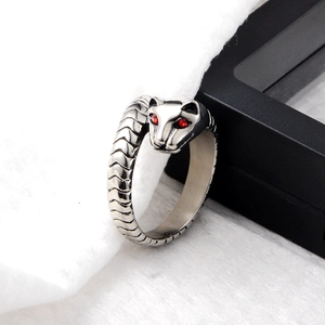 Punk Stainless Steel Leopard Head Ring With Red Rhinestone Inlaid Panther Ring Hip Hop Personality Finger Jewelry For Men Women