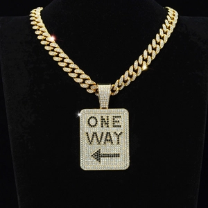 Collana cubana d'oro con pendente ONE WAY e strass scintillanti stile hip hop