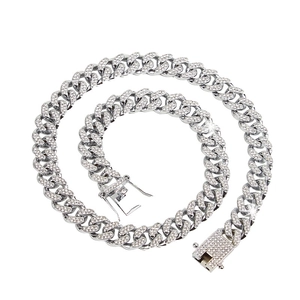 Collana a catena Cuban link argento con cristalli incastonati stile hip-hop di lusso